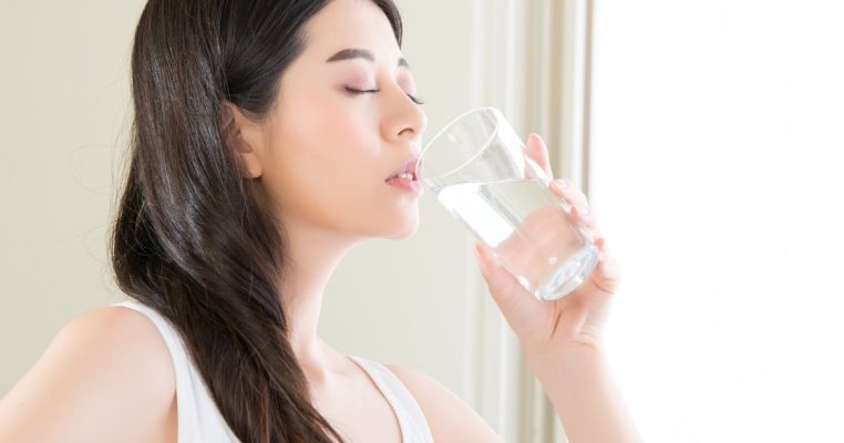 Uống gì để có làn da đẹp? Giải pháp từ chuyên gia