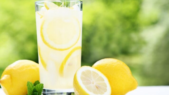 Cách thanh lọc cơ thể bằng nước chanh