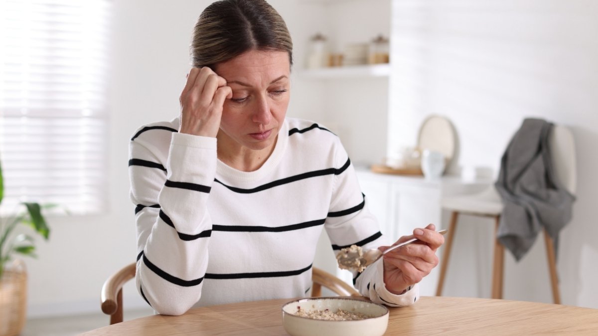 Ăn uống không ngon miệng do đâu? Cách khắc phục hiệu quả