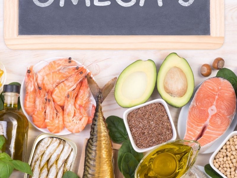 Cá béo giàu omega-3 là một gợi ý tốt cho thắc mắc tiền mãn kinh nên ăn gì