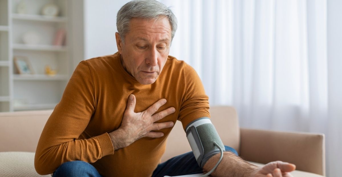 Làm gì khi huyết áp cao đột ngột? 7 cách ổn định nhanh tại nhà